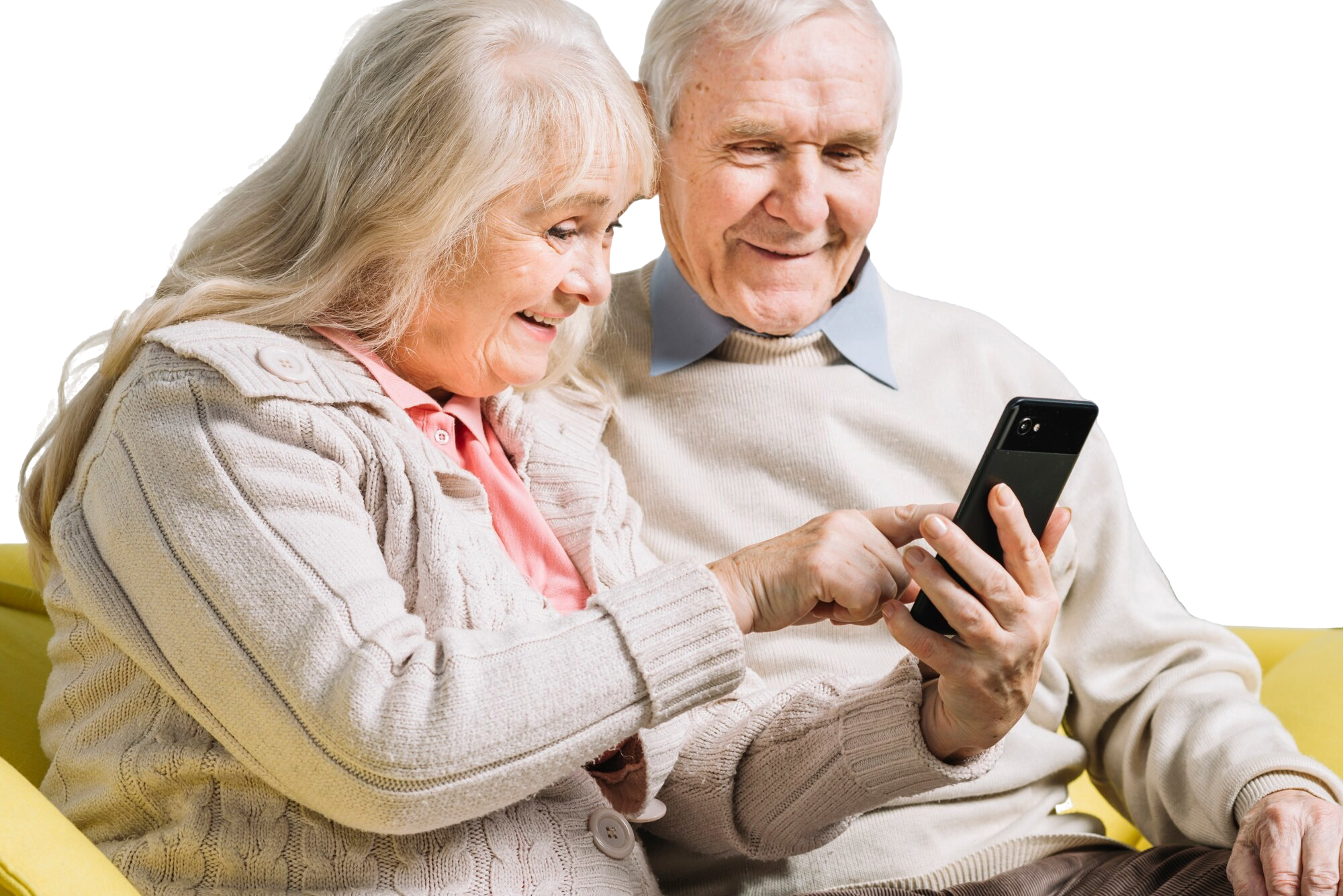 Personas mayores usando la aplicacion